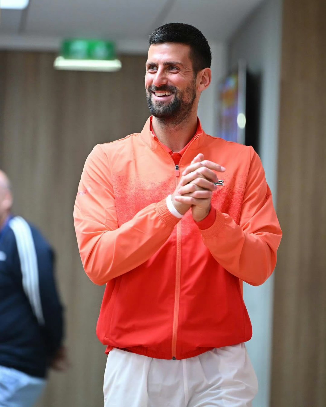 德约科维奇在加拿大队比赛中绝杀，高光表现引发热议！的简单介绍