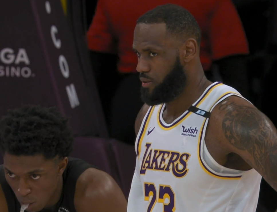 詹姆斯在TES比赛中爆冷，连败引发热议！的简单介绍